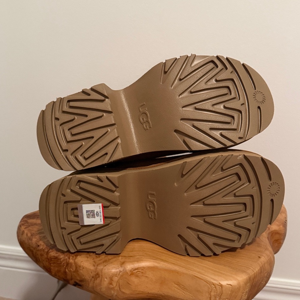 NWOT UGG CLASSIC TWIN SEAM NEW HEIGHTS - Picture 8 of 9